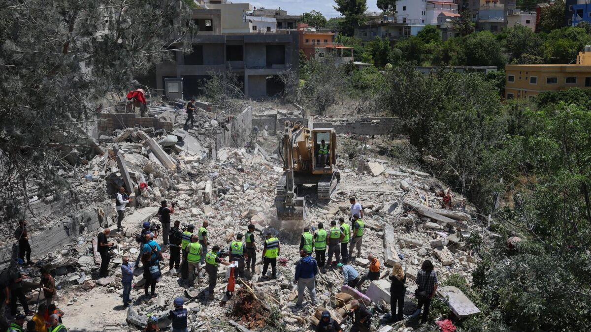 Israel bombardea una ambulancia en Líbano: vuelve a violar el alto el fuego con varios ataques que dejan al menos 11 muertos