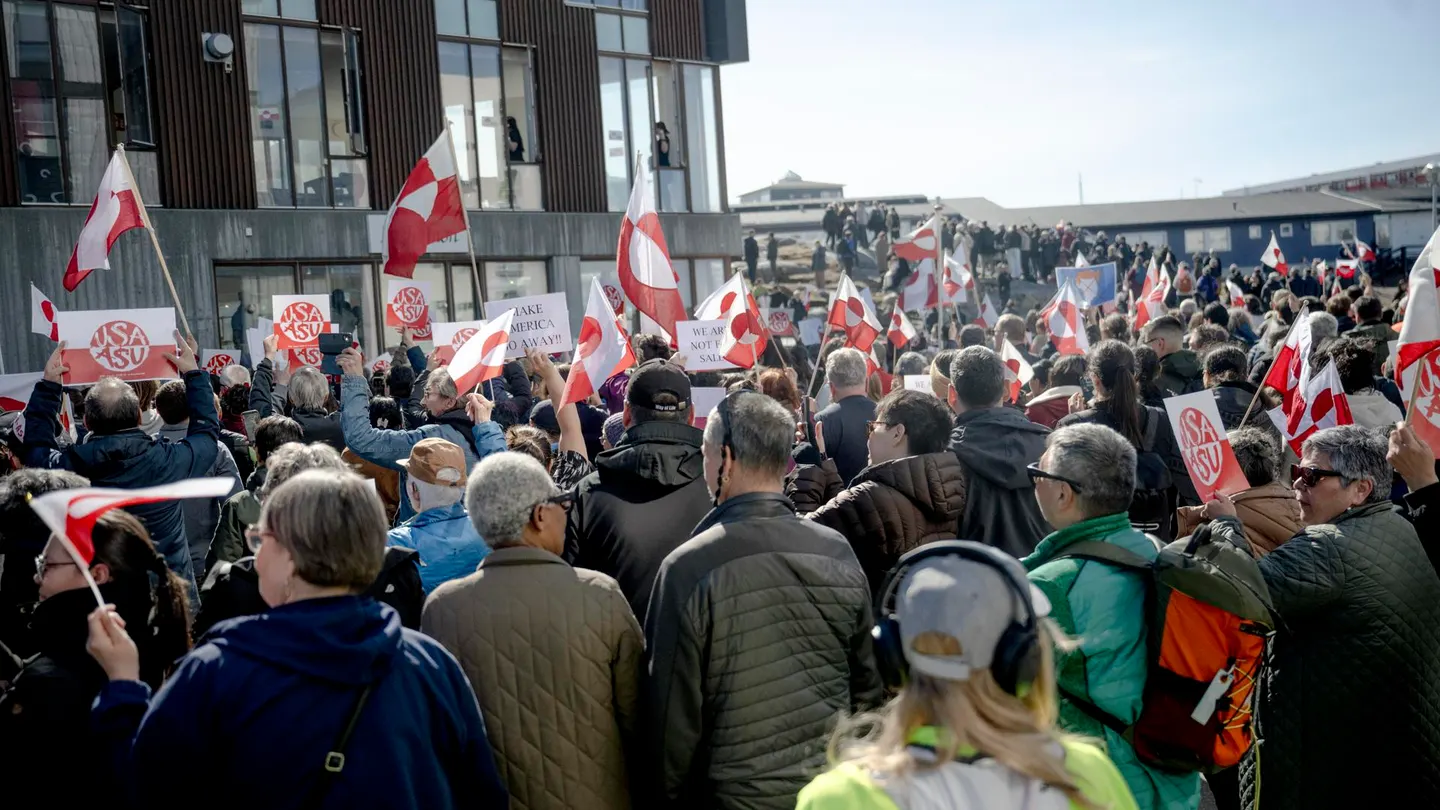 Protesta frente a la embajada de EEUU en Nuuk Protesta frente a la embajada de EEUU en Nuuk