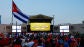 Personas se congregan antes de una manifestaci&oacute;n progubernamental convocada por las autoridades cubanas para protestar contra las pol&iacute;ticas estadounidenses hacia la isla