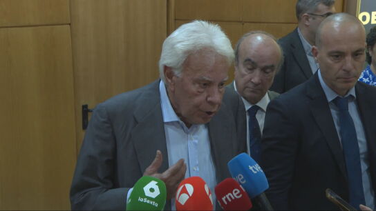 Felipe Gonz&aacute;lez sostiene que "la presunci&oacute;n de inocencia de Zapatero es indiscutible": "No lo imagino en ese papel".