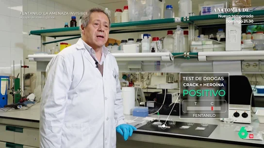 Un laboratorio analiza tres muestras de drogas que circulan por España: una de ellas da positivo en fentanilo Equipo de Investigación lleva a analizar al laboratorio de la UNED tres muestras de heroína, cocaína y crack obtenidas en la Cañada Real y el centro de Madrid. Tras realizar las pruebas, los resultados no sorprenden a los científicos.