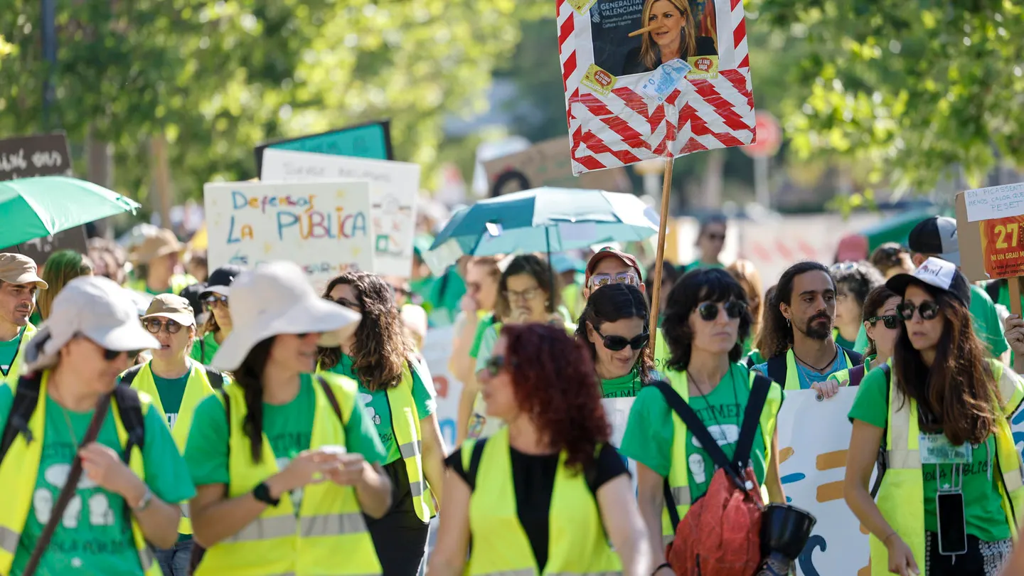 Profesores se manifiestan en Valencia Profesores se manifiestan en Valencia