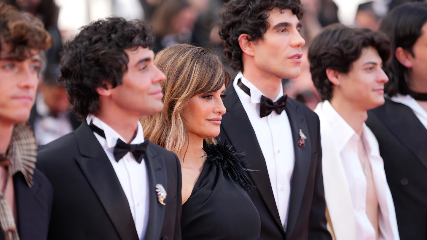Actores y creadores de 'La bola negra' en Cannes Actores y creadores de 'La bola negra' en Cannes