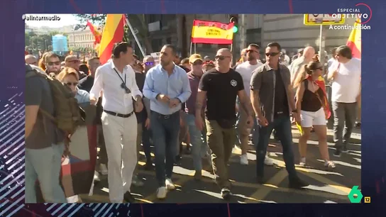 Dani Mateo, al ver a Alvise y Aldama en la protesta contra el Gobierno: "Es como ver en una mani del 8M a Trump y Epstein" "Es la primera vez que en una manifestación contra la corrupción vimos a auténticos especialistas en la materia como Aldama y Alvise", comenta Dani Mateo sobre la protesta del pasado fin de semana de la extrema derecha contra el Gobierno.