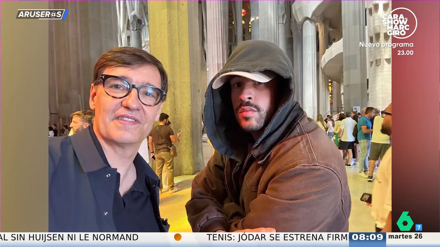 Alfonso Arús, del look de Bad Bunny con Salvador Illa en la Sagrada Familia: "Va a sudar como un cerdo" Alfonso Arús, del look de Bad Bunny con Salvador Illa en la Sagrada Familia: "Va a sudar como un cerdo"