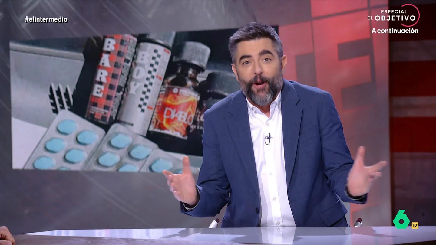 Dani Mateo, tras pillar la policía a un cura con un joven, popper y viagra: "La fé mueve montañas, pero parece que no las levanta" Dani Mateo, tras pillar la policía a un cura con un joven, popper y viagra: "La fé mueve montañas, pero parece que no las levanta"