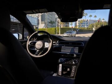 Fotograf&iacute;a de archivo del interior de un veh&iacute;culo aut&oacute;nomo de la compa&ntilde;&iacute;a Waymo, en Los &Aacute;ngeles (CA, EE.UU.). 