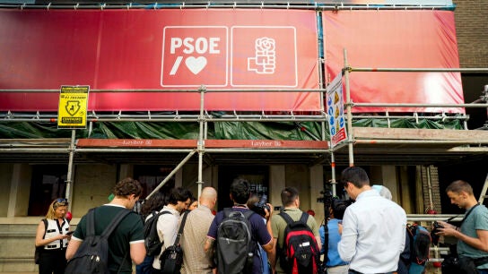 Fachada de la sede central del PSOE en la calle Ferraz EFE/ Borja Sanchez-Trillo