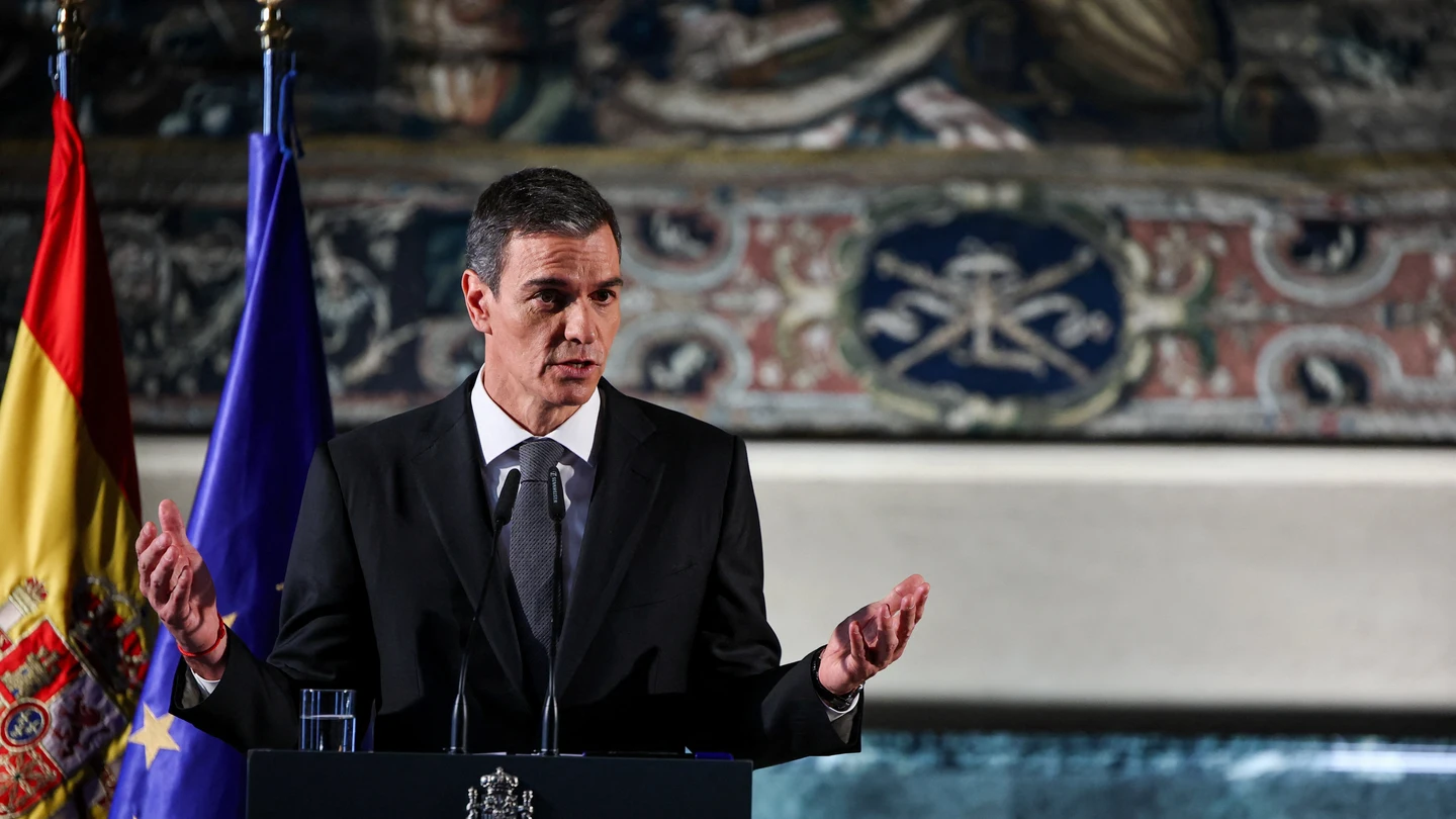 El presidente del Gobierno, Pedro Sánchez, ofrece una rueda de prensa en la Embajada de España ante el Vaticano tras reunirse con el papa León XIV El presidente del Gobierno, Pedro Sánchez, ofrece una rueda de prensa en la Embajada de España ante el Vaticano tras reunirse con el papa León XIV