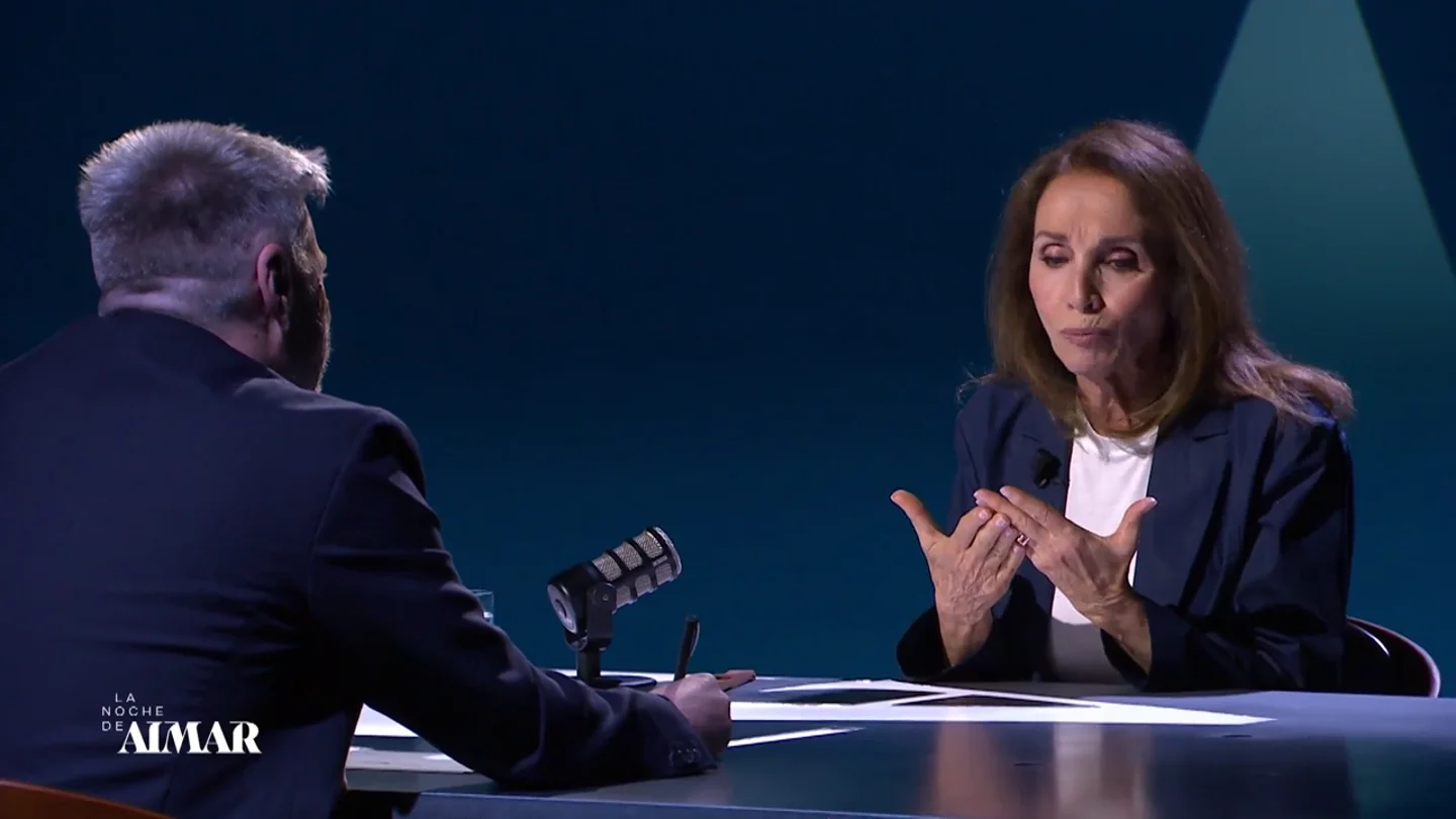 Ana Belén desvela que lleva toda su vida "luchando contra la inseguridad": "Esta profesión en este país te hace sentir en la cuerda floja" Ana Belén desvela que lleva toda su vida "luchando contra la inseguridad": "Esta profesión en este país te hace sentir en la cuerda floja"