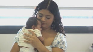 Ni&ntilde;o operado de gastrosquisis