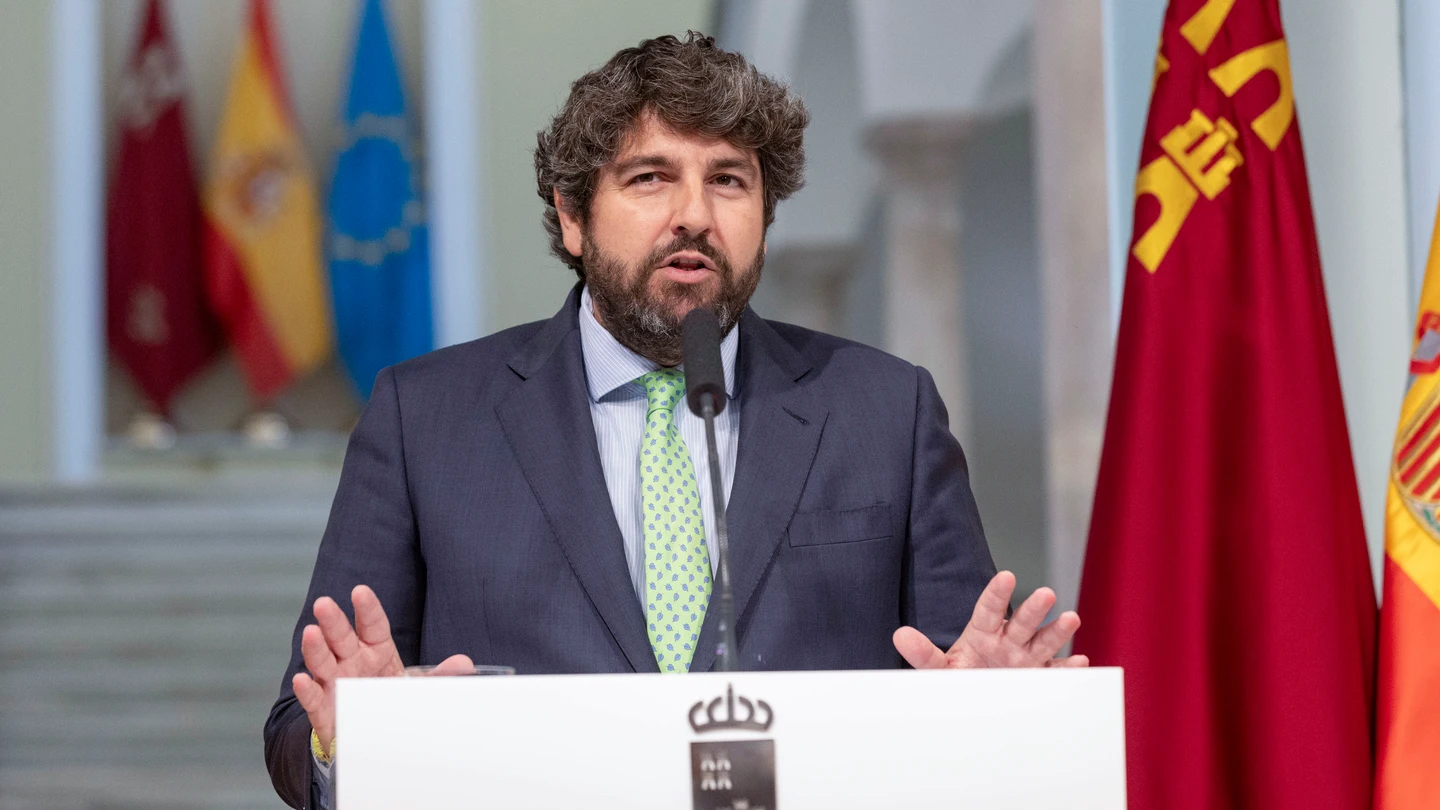 El presidente del Gobierno de la Región de Murcia, Fernando López Miras, en rueda de prensa para informar de la remodelación de su gabinete El presidente del Gobierno de la Región de Murcia, Fernando López Miras, en rueda de prensa para informar de la remodelación de su gabinete