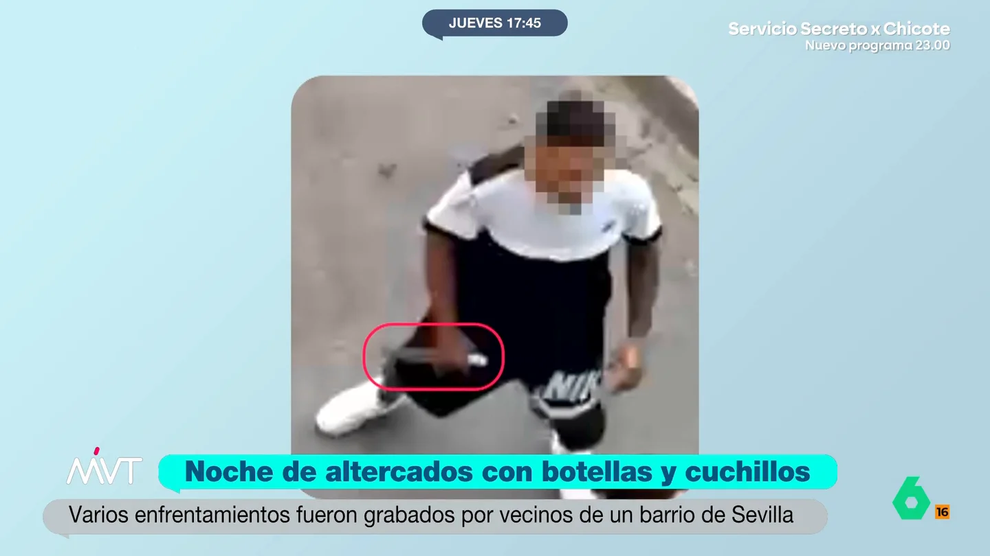 Los vecinos del barrio del Cerezo, en Sevilla, hartos de las reyertas: los violentos llevan incluso cuchillos El pasado martes los vecinos de la zona se vieron sorprendidos por una pelea que implicó a varias personas. Llamaron a la policía, pero no se han producido detenciones.