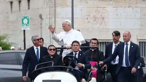 El Papa León XIV en visita pastoral a la Universidad Sapienza con motivo de su encuentro con la comunidad académica en Roma (Italia). El Papa León XIV en visita pastoral a la Universidad Sapienza con motivo de su encuentro con la comunidad académica en Roma (Italia).