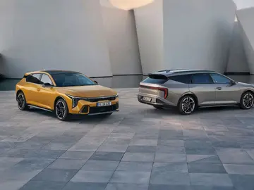 El Kia K4 Sportswagon demuestra que se puede ser familiar y también una cara bonita, ¿pero es mejor que el Toyota Corolla Touring Sport y el Seat León ST? El Kia K4 Sportswagon demuestra que se puede ser familiar y también una cara bonita, ¿pero es mejor que el Toyota Corolla Touring Sport y el Seat León ST?