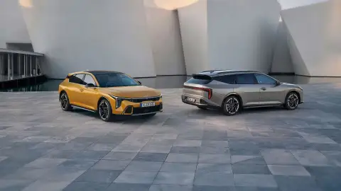 El Kia K4 Sportswagon demuestra que se puede ser familiar y también una cara bonita, ¿pero es mejor que el Toyota Corolla Touring Sport y el Seat León ST? El Kia K4 Sportswagon demuestra que se puede ser familiar y también una cara bonita, ¿pero es mejor que el Toyota Corolla Touring Sport y el Seat León ST?