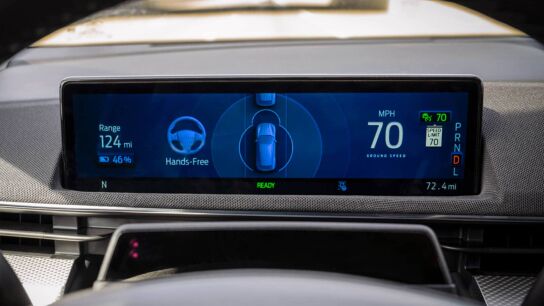 El pitido que vas a sufrir en todos los coches nuevos desde julio: Europa obliga a vigilar si te distraes