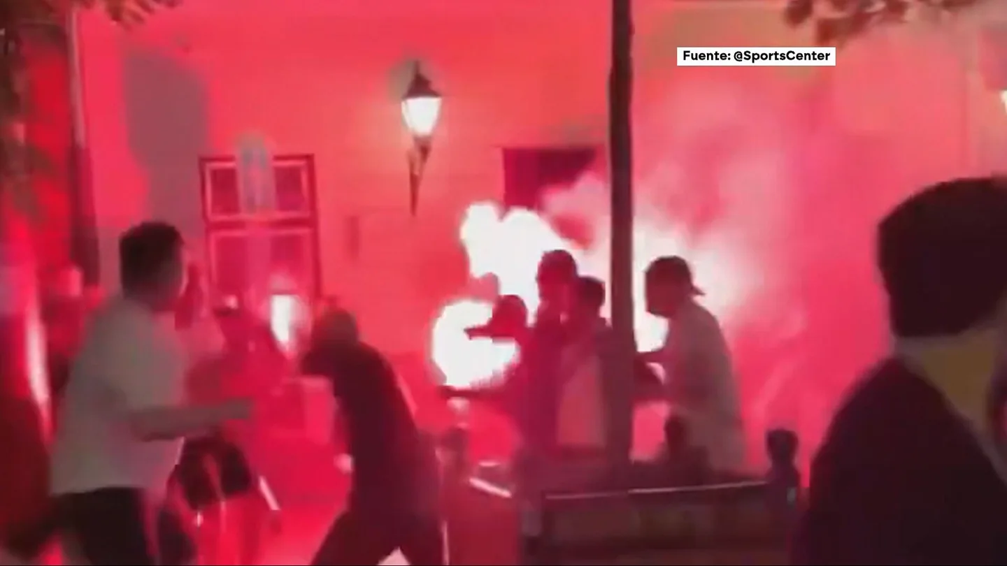Altercados entre ultras del PSG y del Arsenal Altercados entre ultras del PSG y del Arsenal