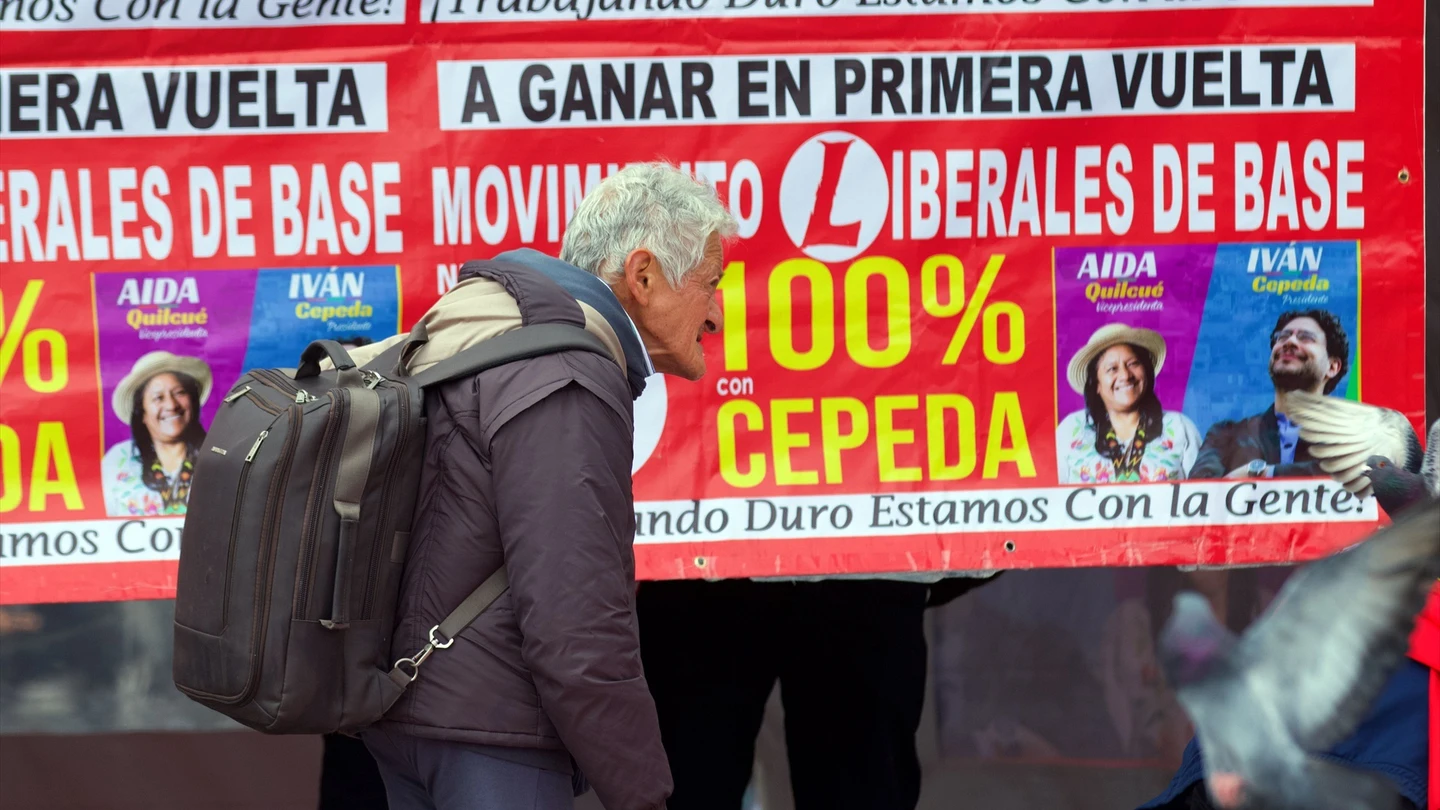 Propaganda a favor de Iván Cepeda, candidato a la presidencia de Colombia Propaganda a favor de Iván Cepeda, candidato a la presidencia de Colombia