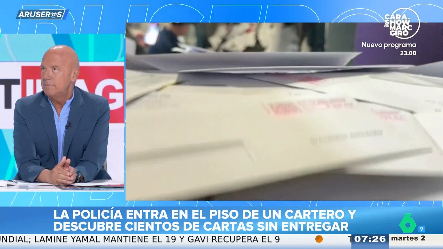 Descubren cientos de cartas escondidas en la casa de un cartero: "Era puro cotilleo y vicio" Descubren cientos de cartas escondidas en la casa de un cartero: "Era puro cotilleo y vicio"