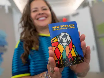 Fotografía que muestra el 'World Cup ‘26 NYC Neighborhood Passport' Fotografía que muestra el 'World Cup ‘26 NYC Neighborhood Passport'