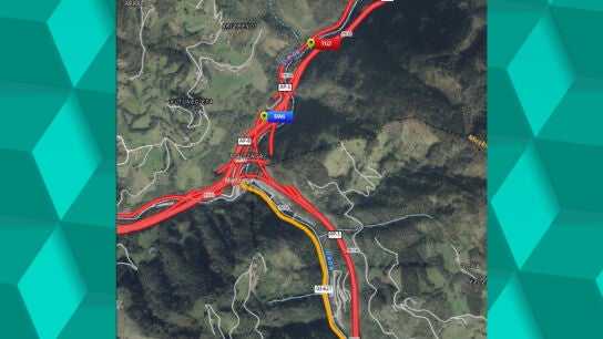 Accidente entre una furgoneta y un cami&oacute;n en la AP-8 a la altura de Elgoibar (Navarra)