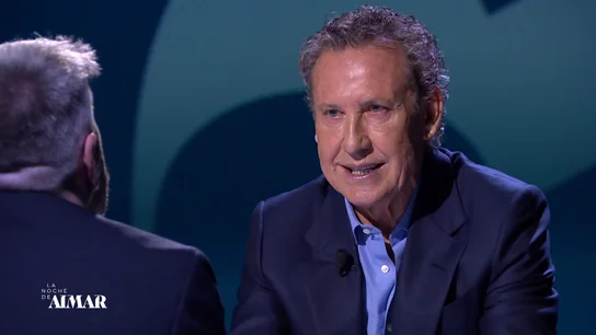 Valdano desmonta prejuicios sobre el Real Madrid: "Hay gente de izquierdas y de derechas, no piden carnet de afiliación política" Valdano desmonta prejuicios sobre el Real Madrid: "Hay gente de izquierdas y de derechas, no piden carnet de afiliación política"