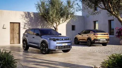 Fiat muestra sus dos nuevos SUV, ambos con gran futuro en el segmento C Fiat muestra sus dos nuevos SUV, ambos con gran futuro en el segmento C