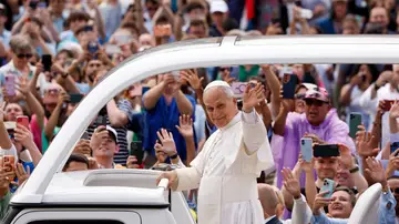 El papa León XIV en el papamóvil El papa León XIV en el papamóvil
