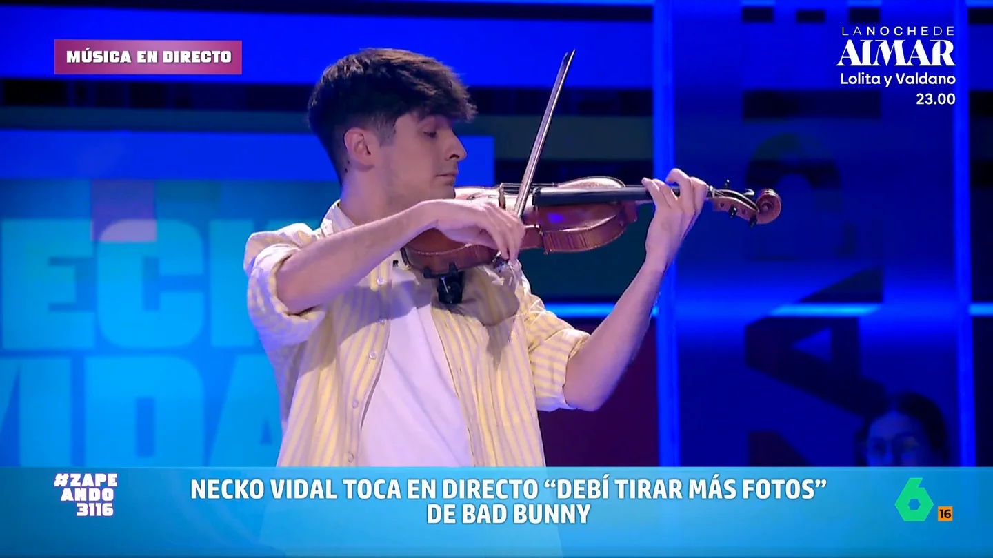 Necko Vidal se atreve con Bad Bunny y versiona 'Debí tirar más fotos' con su violín: así ha sido la espectacular interpretación Necko Vidal se atreve en esta ocasión con uno de los artistas del moment, Bad Bunny, y versiona al violín 'Debí tirar más fotos', uno de los temas más conocidos del artista que sigue llenando estadios en España.