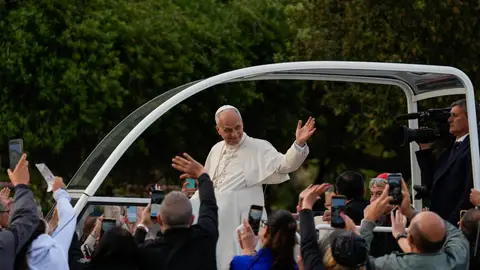 El papa León XIV en el papamóvil El papa León XIV en el papamóvil