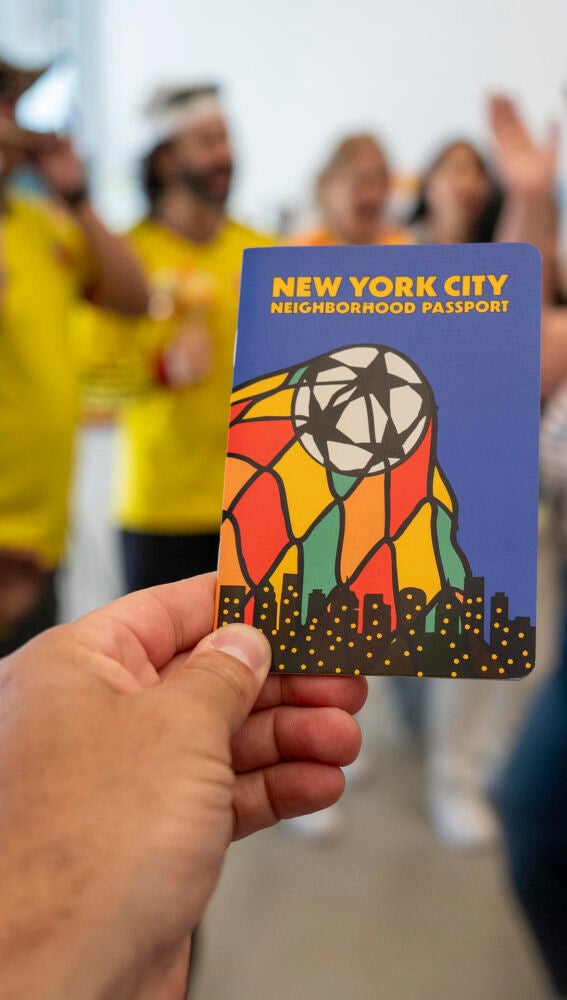 Fotografía que muestra el 'World Cup ‘26 NYC Neighborhood Passport'