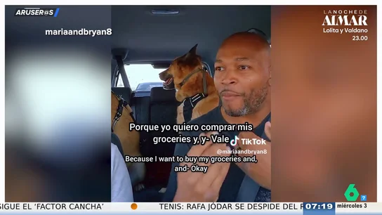 Un estadounidense alucina con que los españoles charlemos con las cajeras en el supermercado: "Llevo esperando 15 minutos" Un estadounidense alucina con que los españoles charlemos con las cajeras en el supermercado: "Llevo esperando 15 minutos"