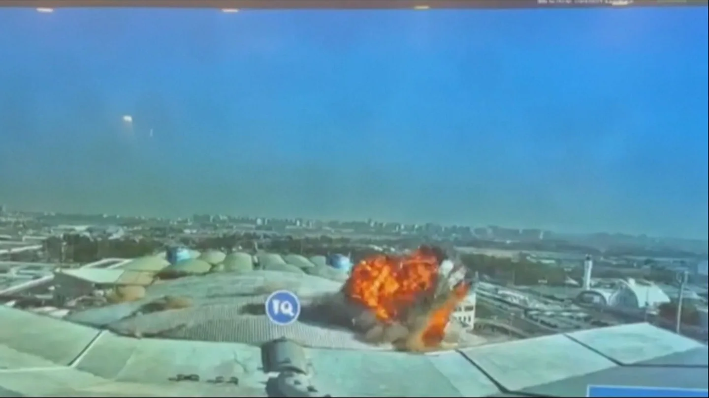 Explosión en el aeropuerto internacional de Kuwait Explosión en el aeropuerto internacional de Kuwait