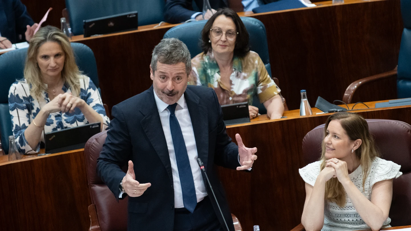 El consejero de Cultura de Ayuso, Mariano de Paco, dice que el calor en las aulas puede ser "fuente de inspiración" El consejero de Cultura de Ayuso, Mariano de Paco, dice que el calor en las aulas puede ser "fuente de inspiración"