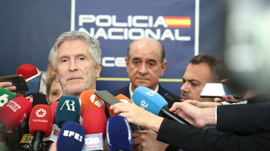 El ministro del Interior, Fernando Grande-Marlaska, durante la puesta en funcionamiento del CENAM del dispositivo de seguridad para la visita del Papa