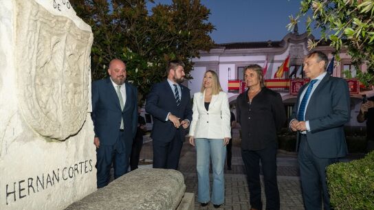 Mar&iacute;a Guardiola crea junto a Nacho Cano un Instituto del Mestizaje extreme&ntilde;o y se suma a los halagos a Hern&aacute;n Cort&eacute;s