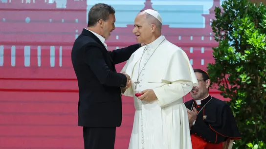 Antonio Banderas interviene ante el papa: "La Iglesia ha sido el mayor productor de arte de la humanidad". Antonio Banderas interviene ante el papa: "La Iglesia ha sido el mayor productor de arte de la humanidad".