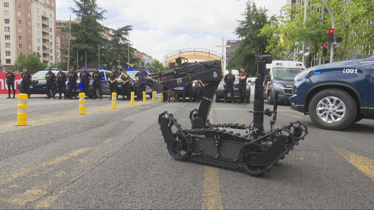 Más uniformes que sotanas: el histórico operativo de segurid