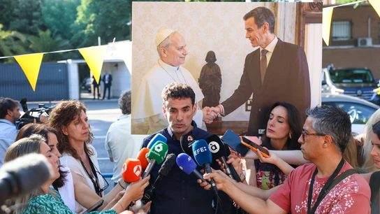 El activista contra los abusos en la Iglesia, Miguel Hurtado, ofrece declaraciones a la prensa durante un acto de denuncia organizado por Reparación Integral YA, frente a la Nunciatura Apostólica, a 8 de junio de 2026, en Madrid (España). El activista contra los abusos en la Iglesia, Miguel Hurtado, ofrece declaraciones a la prensa durante un acto de denuncia organizado por Reparación Integral YA, frente a la Nunciatura Apostólica, a 8 de junio de 2026, en Madrid (España).
