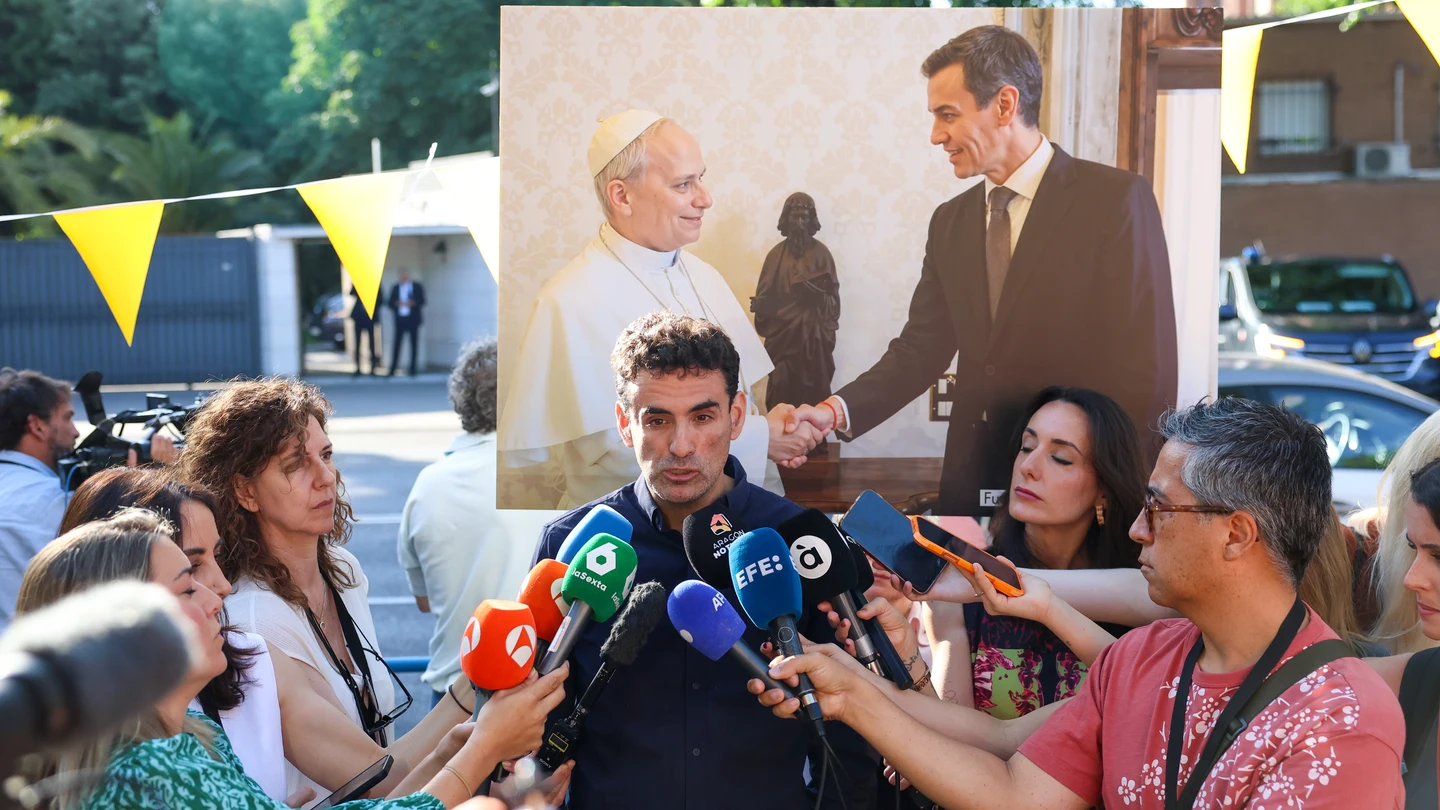 El activista contra los abusos en la Iglesia, Miguel Hurtado, ofrece declaraciones a la prensa durante un acto de denuncia organizado por Reparación Integral YA, frente a la Nunciatura Apostólica, a 8 de junio de 2026, en Madrid (España). El activista contra los abusos en la Iglesia, Miguel Hurtado, ofrece declaraciones a la prensa durante un acto de denuncia organizado por Reparación Integral YA, frente a la Nunciatura Apostólica, a 8 de junio de 2026, en Madrid (España).