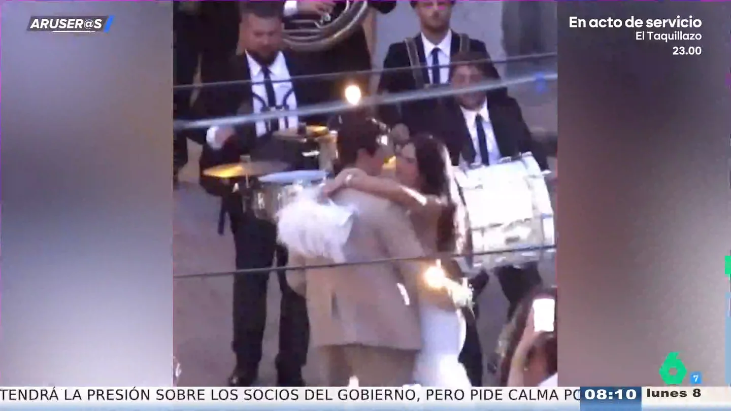 Dua Lipa y Callum Turner Dua Lipa y Callum Turner
