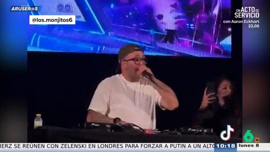 Kiko Rivera explota contra un 'hater' en pleno show: "La cantante es mi madre, tienes que saber d&oacute;nde vienes"