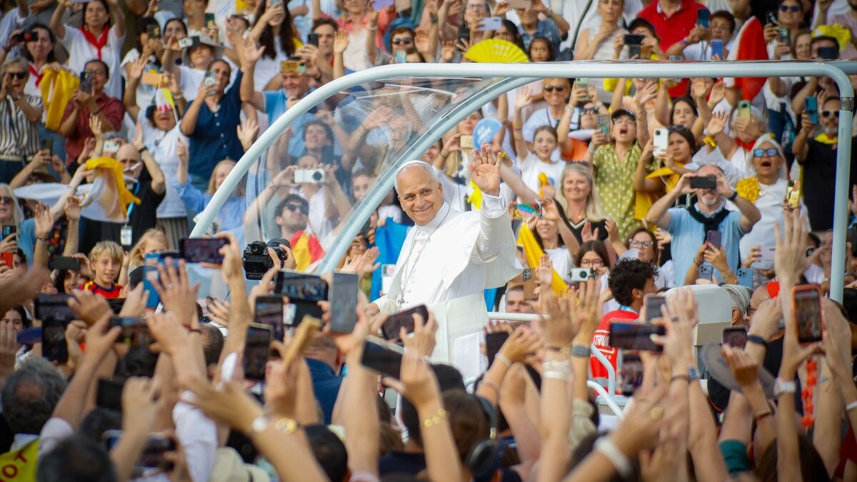 El papa León XIV lamenta los "feminicidios" y pide