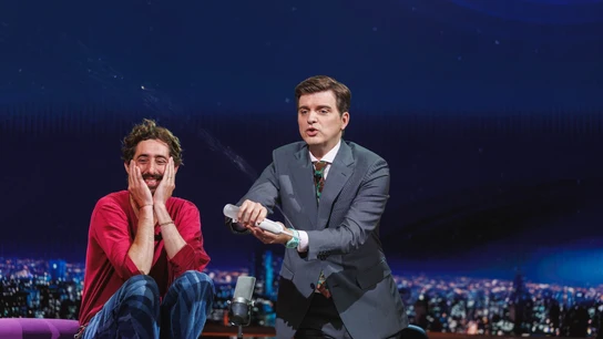 El divertido regalo de Marc Giró a Enric Auquer por su pasión por los bidés: "¿Quién no va a querer un culito limpio?" El divertido regalo de Marc Giró a Enric Auquer por su pasión por los bidés: "¿Quién no va a querer un culito limpio?"