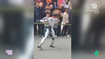 Dani Mateo, tras ver el bofet&oacute;n que le da un robot a un ni&ntilde;o: "El pobre ten&iacute;a clar&iacute;simo que iba a por &eacute;l"