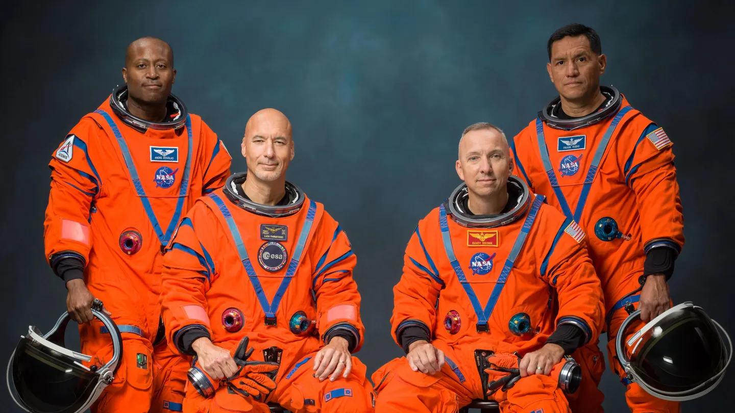 Fotografía cedida por la NASA de los integrantes de la tripulación de la misión Artemis III, de izquierda a derecha, Andre Douglas, Luca Parmitano, Randy Bresnik, y Frank Rubio. Fotografía cedida por la NASA de los integrantes de la tripulación de la misión Artemis III, de izquierda a derecha, Andre Douglas, Luca Parmitano, Randy Bresnik, y Frank Rubio.