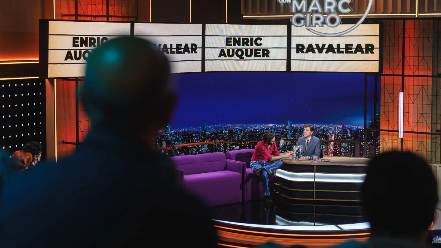Enric Auquer pone a prueba su olfato inmobiliario adivinando el precio de varios 'zulos' en Cara al Show Enric Auquer pone a prueba su olfato inmobiliario adivinando el precio de varios 'zulos' en Cara al Show