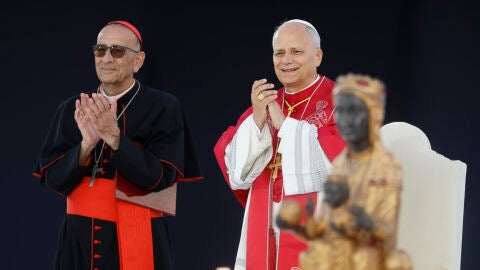 Aplausos y protestas en el primer d&iacute;a del papa en Barcelona: un estreno con el catal&aacute;n, gestos a los j&oacute;venes y alguna sorpresa