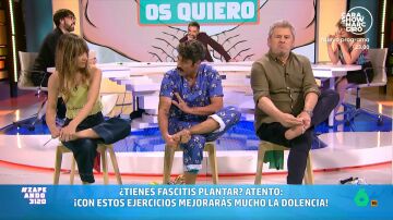Los ejercicios del fisio V&iacute;ctor Hern&aacute;n para mejorar la fascitis plantar, en v&iacute;deo: solo necesitas una cuchara, toalla y bandas el&aacute;sticas
